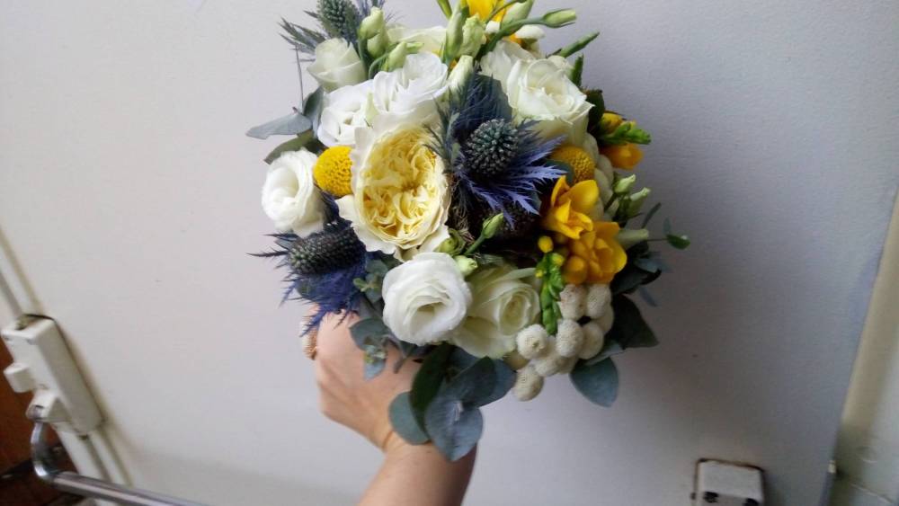 bouquet jaune et bleu